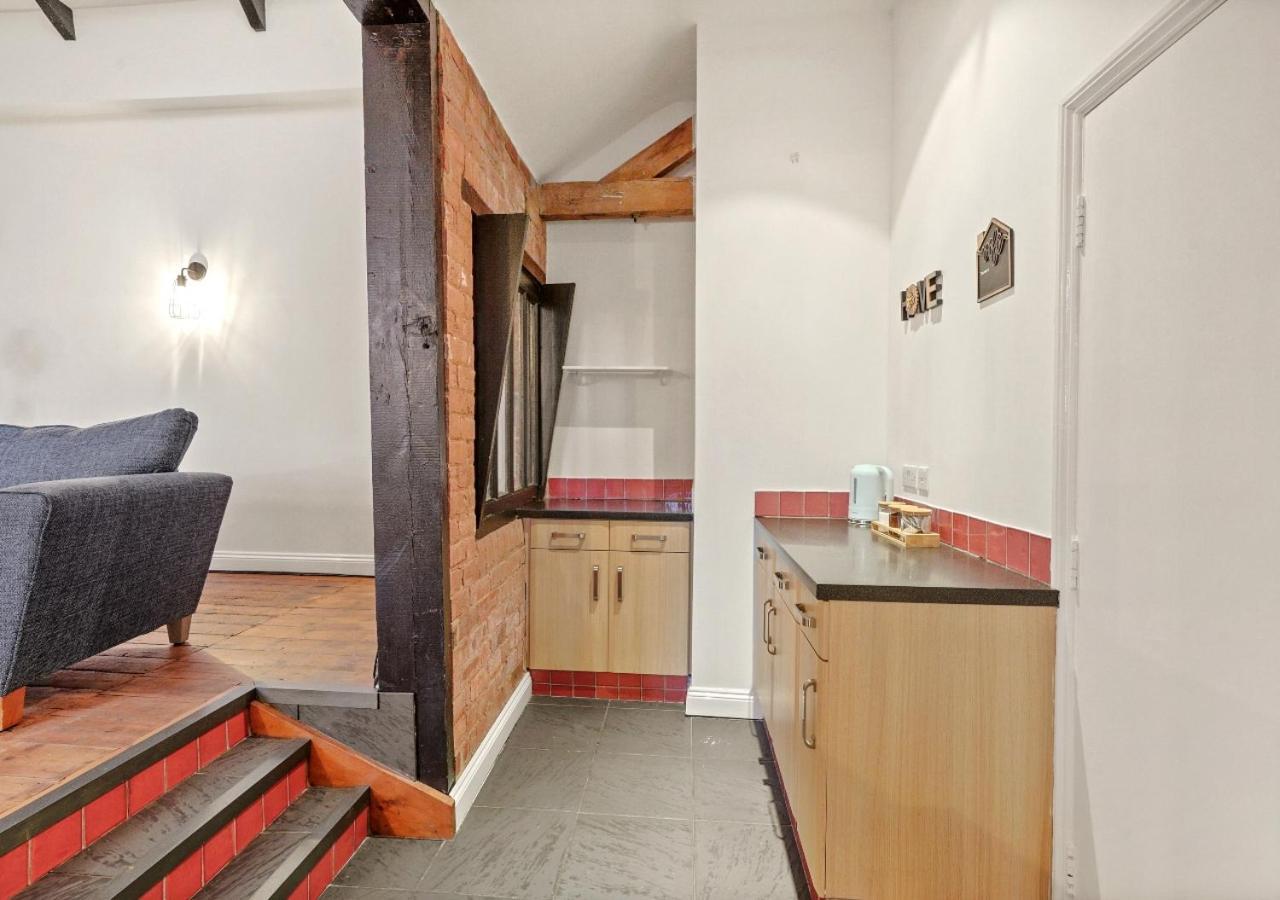 Apartamento Parking, Heated Floors, Sleeps 4 Guests, Netflix Lincoln Exterior foto