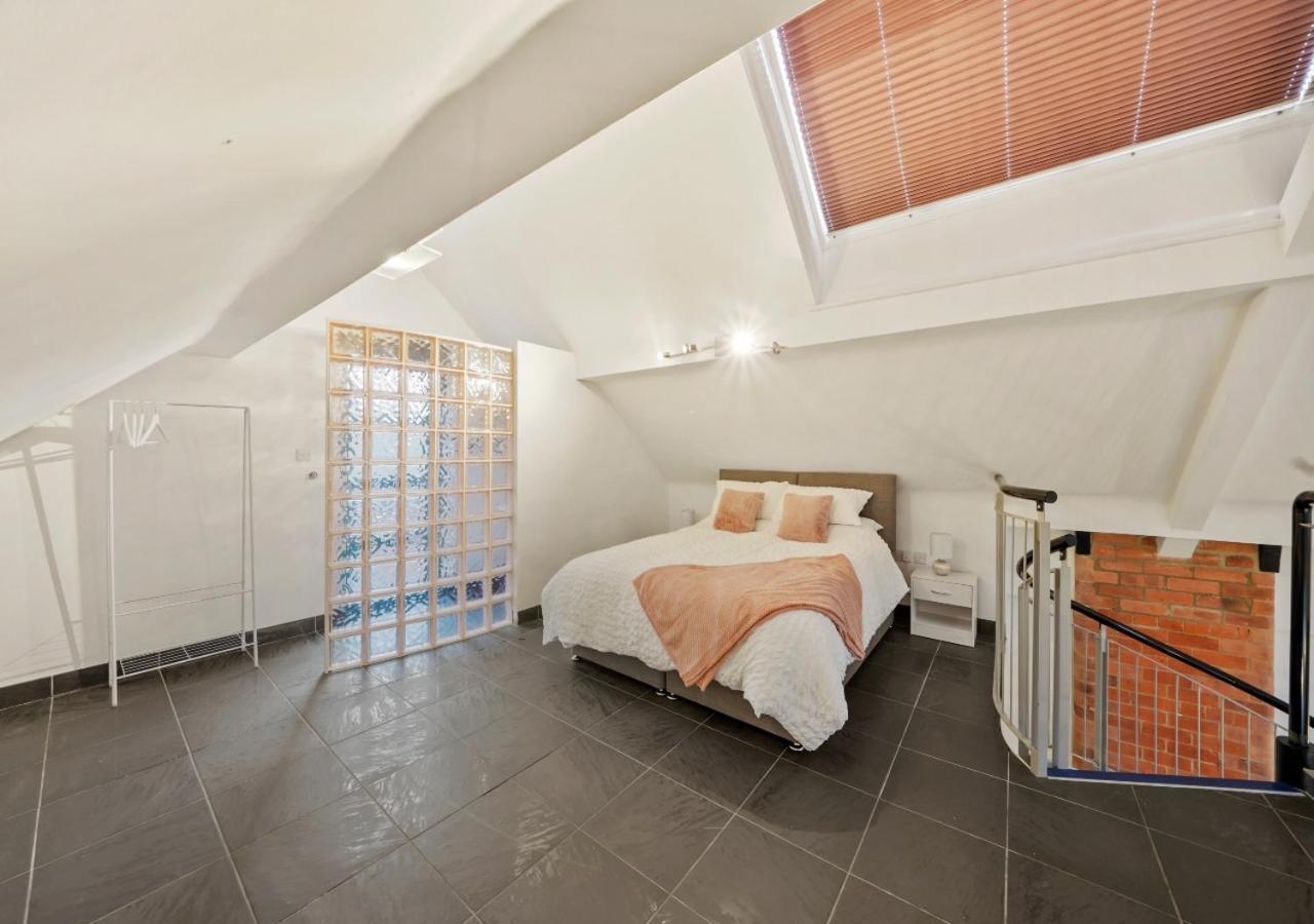 Apartamento Parking, Heated Floors, Sleeps 4 Guests, Netflix Lincoln Exterior foto