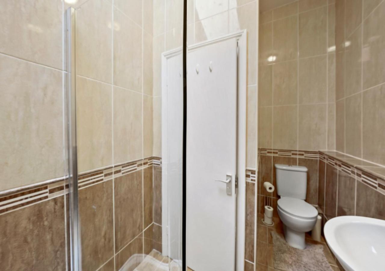 Apartamento Parking, Heated Floors, Sleeps 4 Guests, Netflix Lincoln Exterior foto